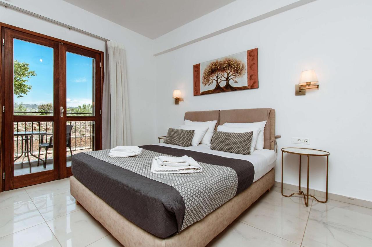 Deluxe Hotel Chrissi Akti Chania